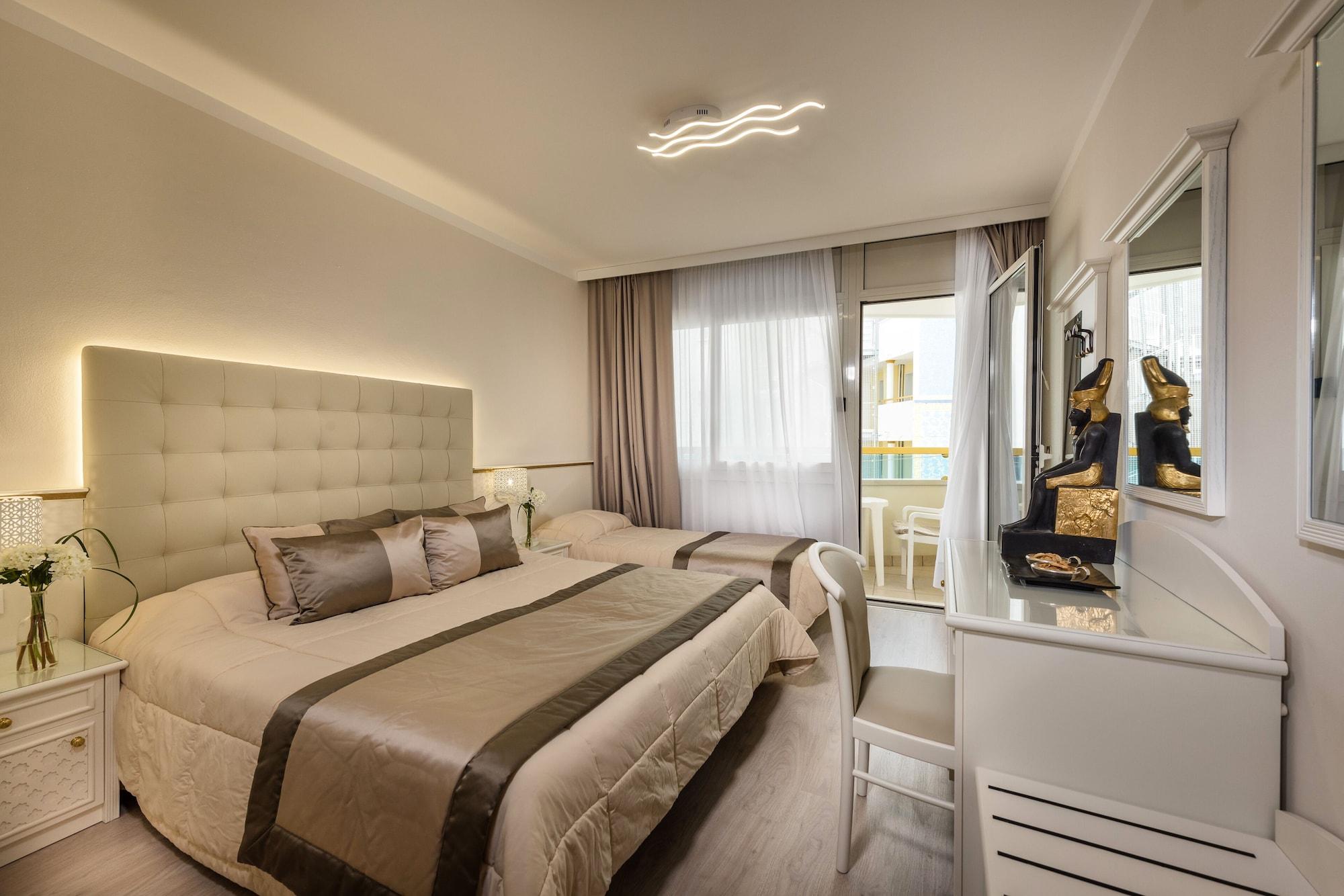 Luxor E Cairo The Beach Resort Lido di Jesolo Esterno foto