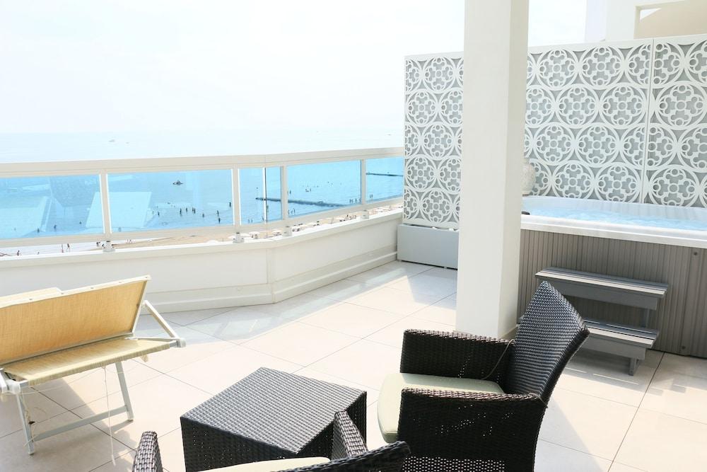 Luxor E Cairo The Beach Resort Lido di Jesolo Esterno foto