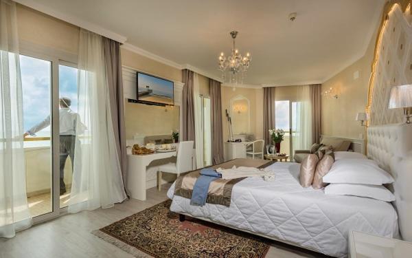 Luxor E Cairo The Beach Resort Lido di Jesolo Esterno foto
