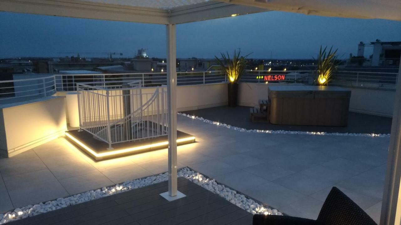 Luxor E Cairo The Beach Resort Lido di Jesolo Esterno foto