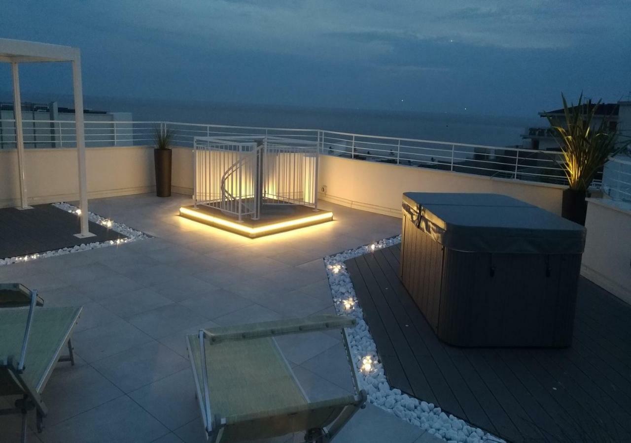 Luxor E Cairo The Beach Resort Lido di Jesolo Esterno foto